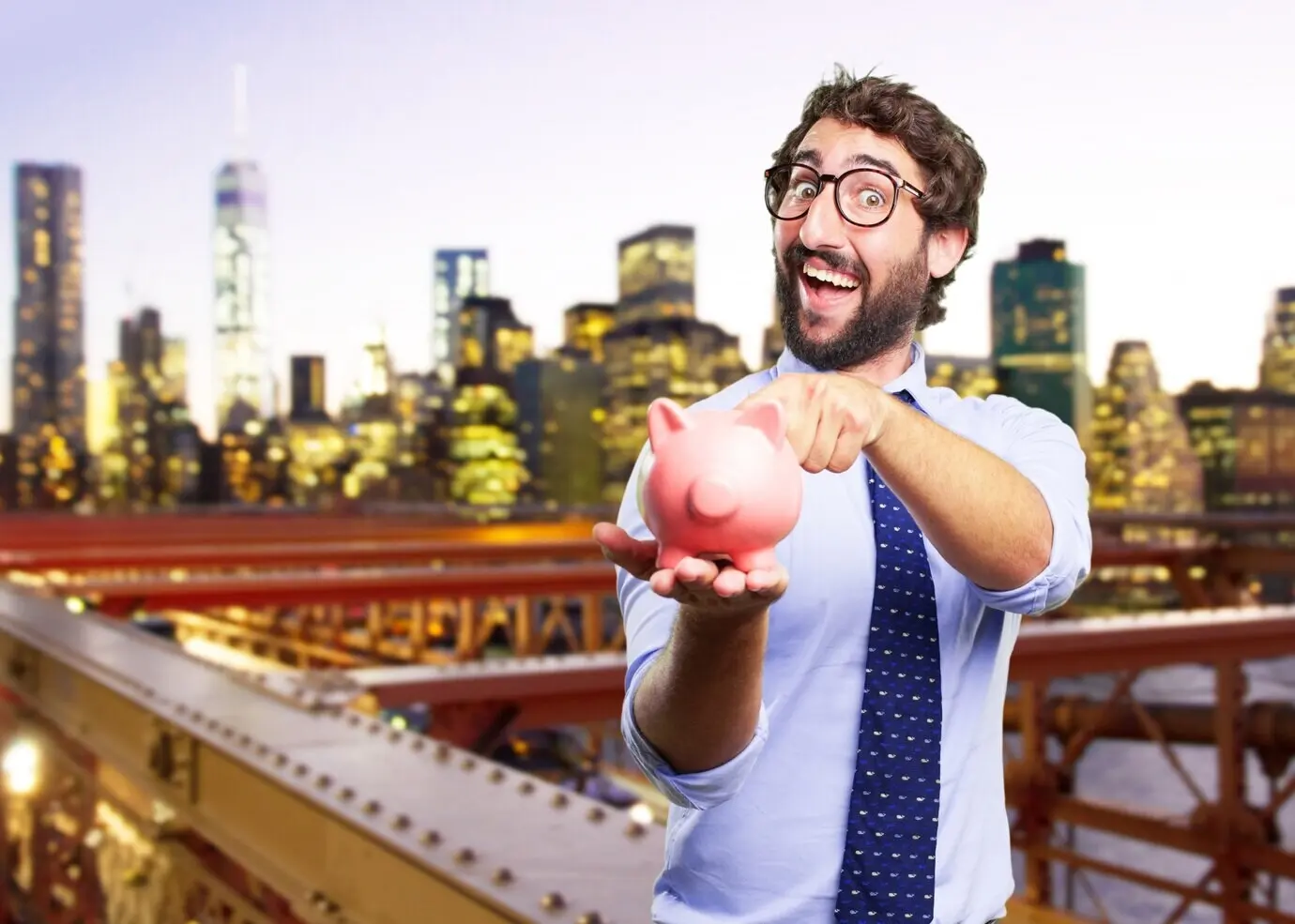 Überraschter Gesichtsausdruck eines verrückten Geschäftsmanns